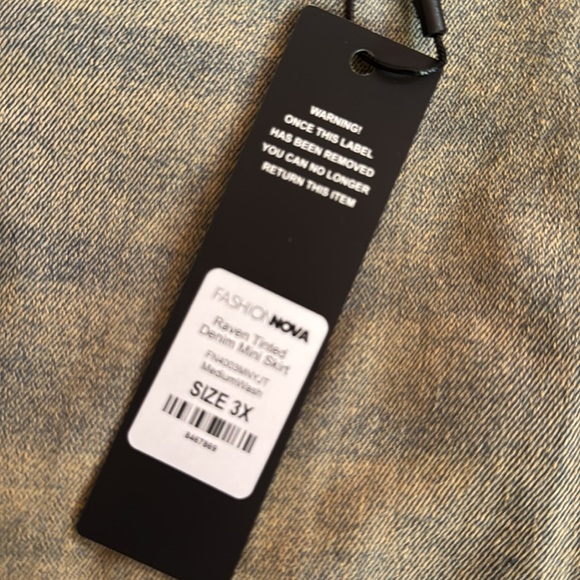 Fashion Nova Denim skirt - size 3x - Picture 2 of 3